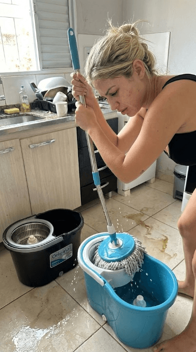 Isa com o Mop desmontado